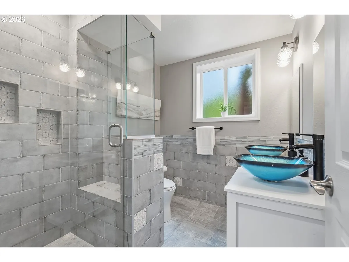 Bathroom, Attached