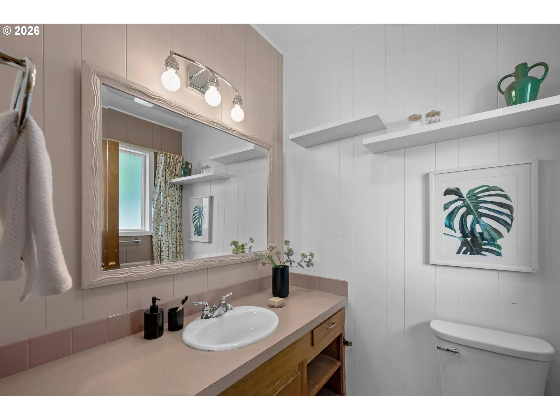 Bathroom, Attached