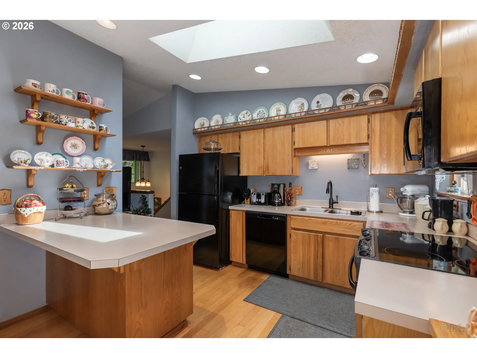 Kitchen-Breakfast Bar