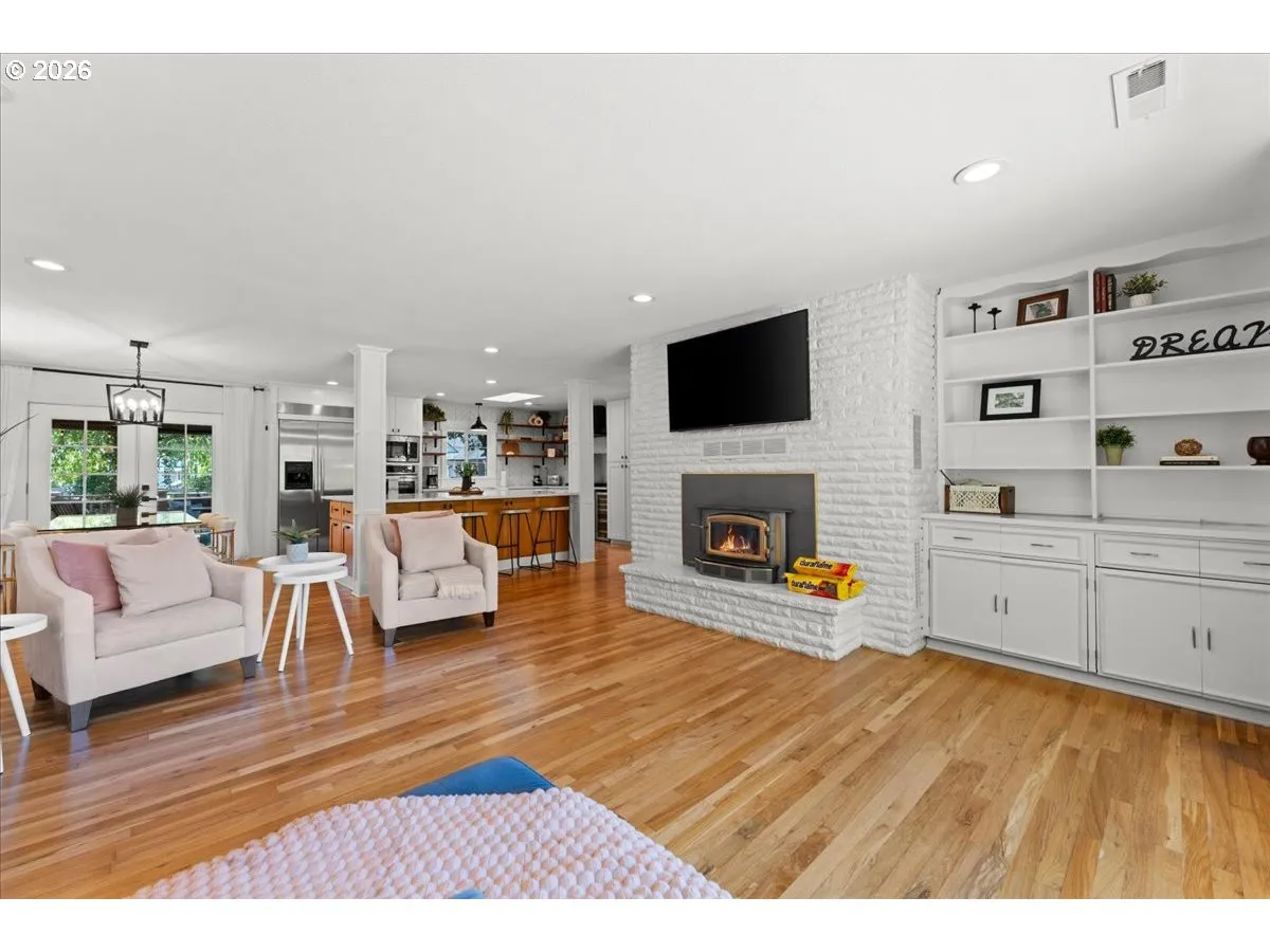 Living Room-Fireplace