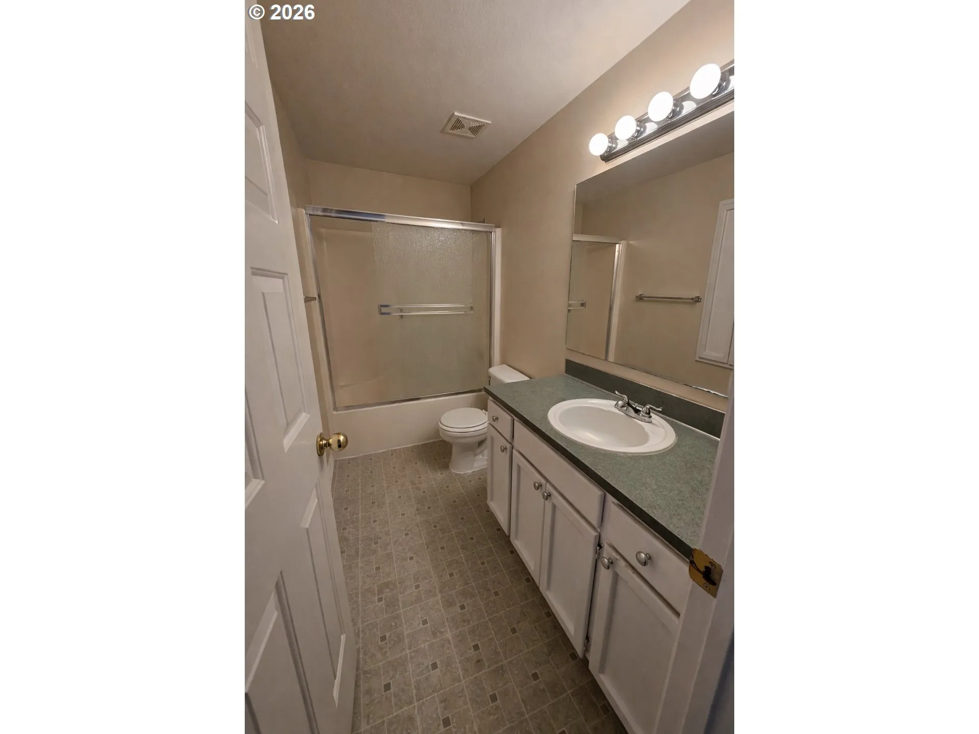 Bathroom-Upper