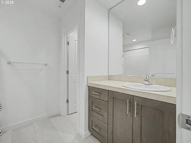 Bathroom-Upper