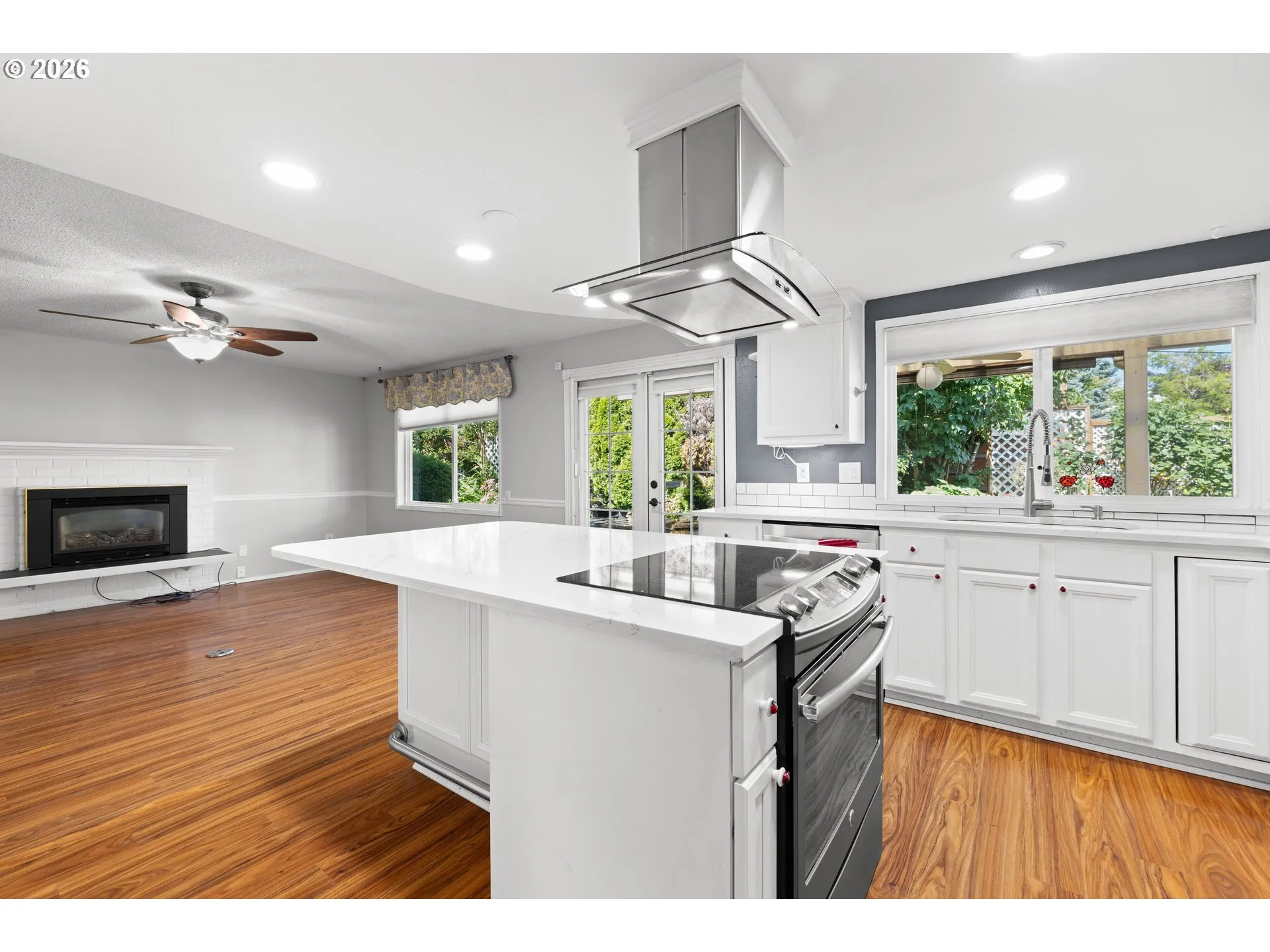 Kitchen-Cooking Island