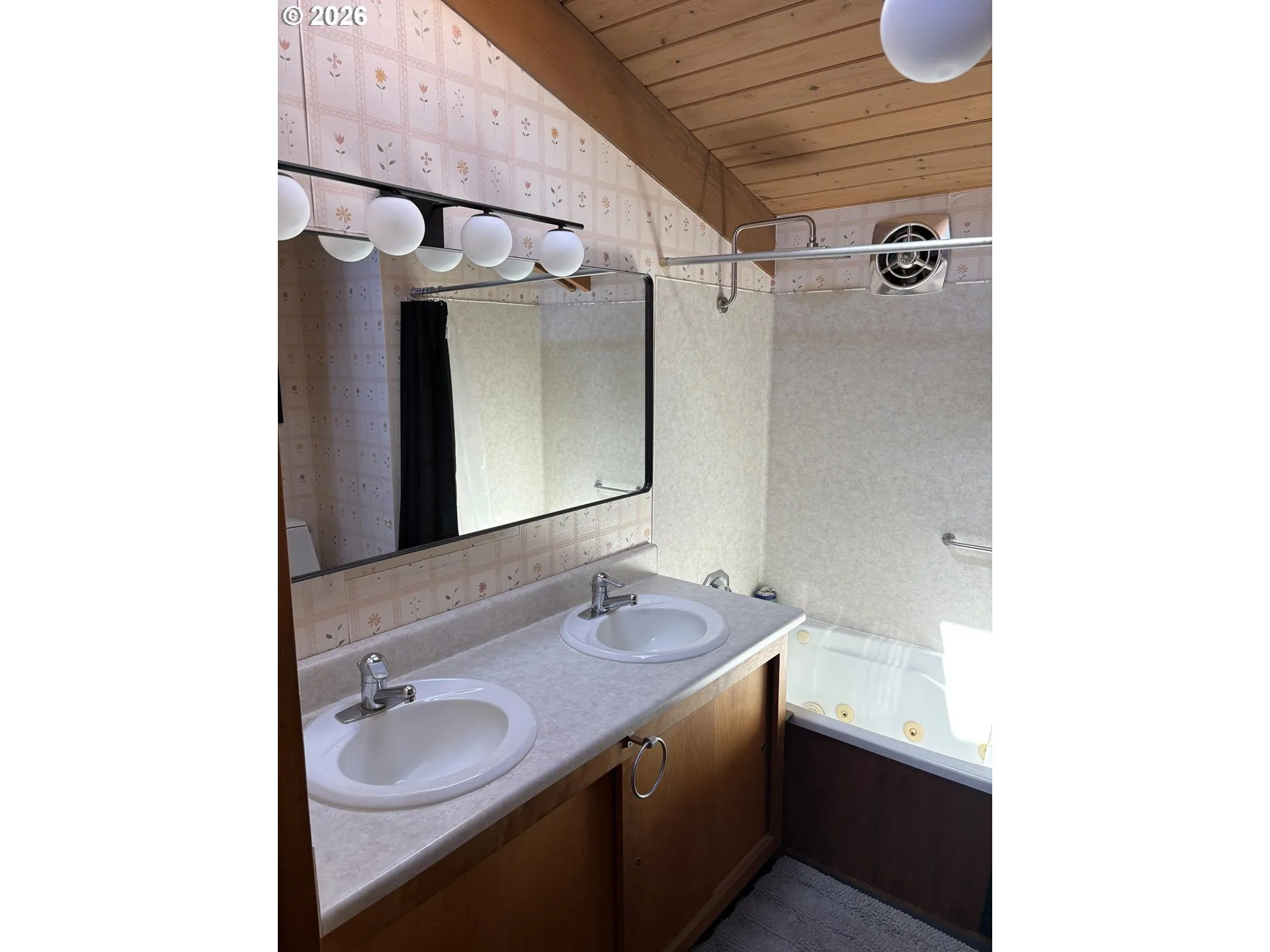 Owner's Suite Bathroom