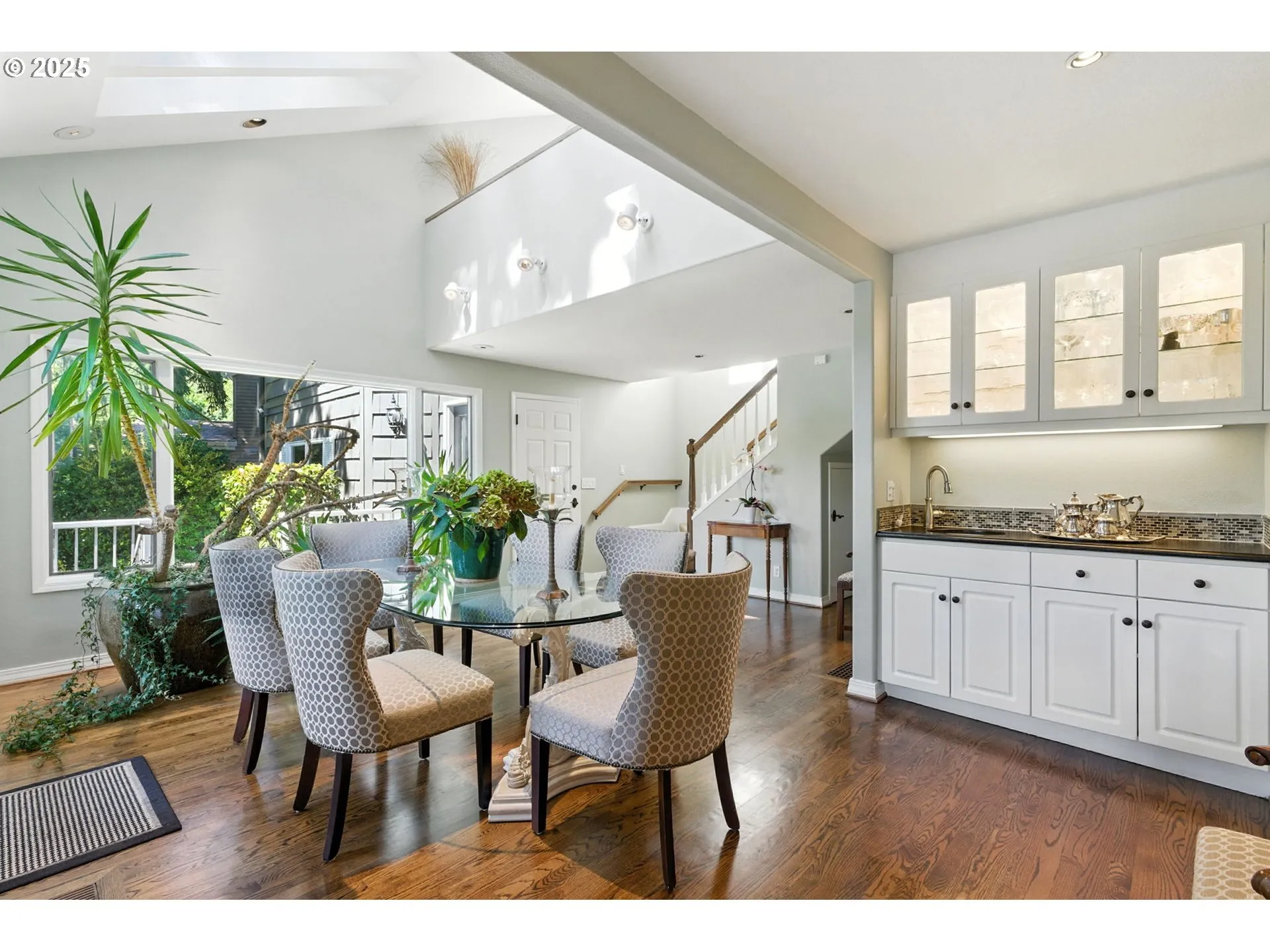 Dining Room-Vaulted Ceilings