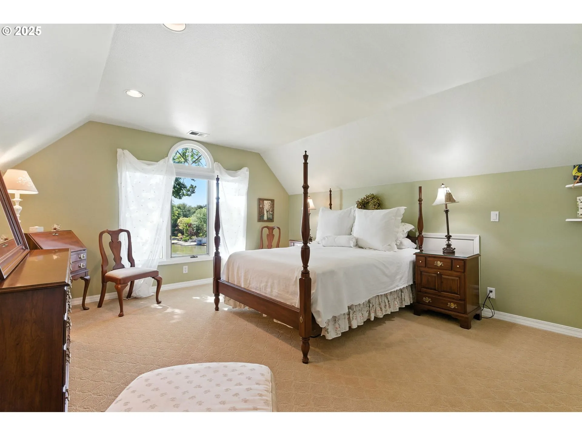 Bedroom-Upper