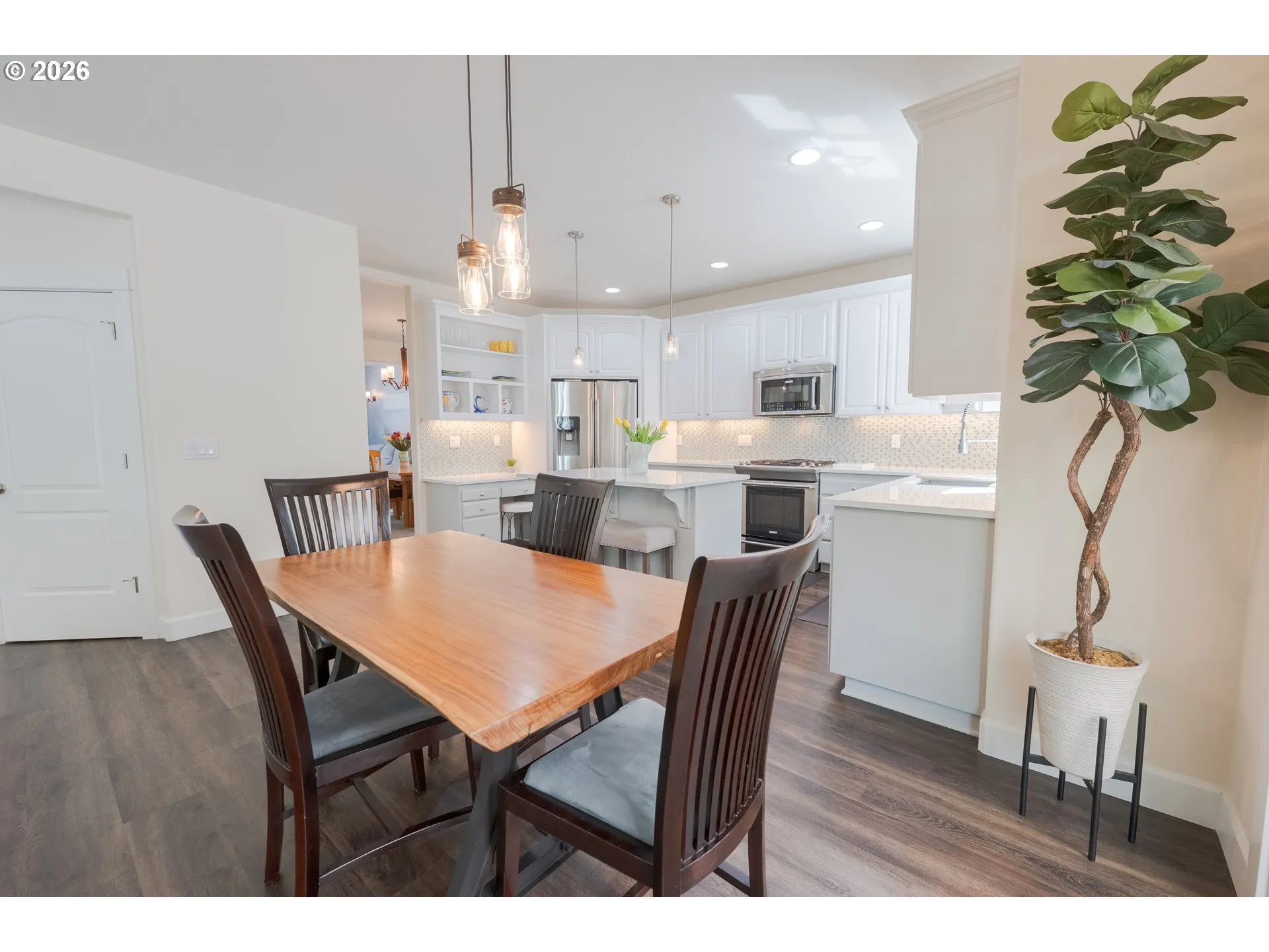 Kitchen/Nook-Eating Area