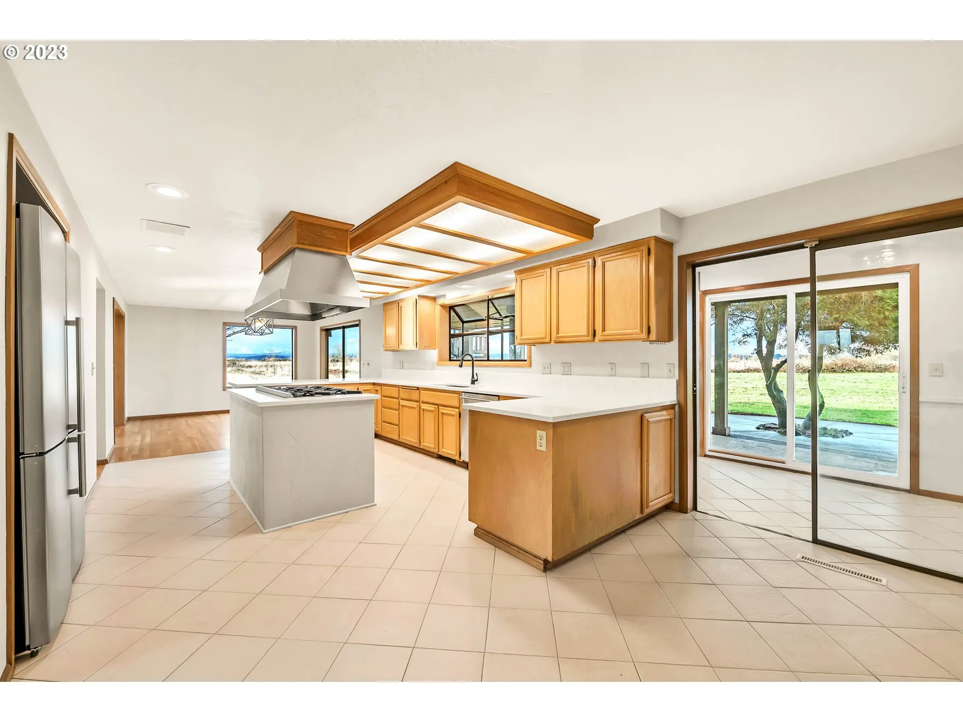 Kitchen-Eating Area