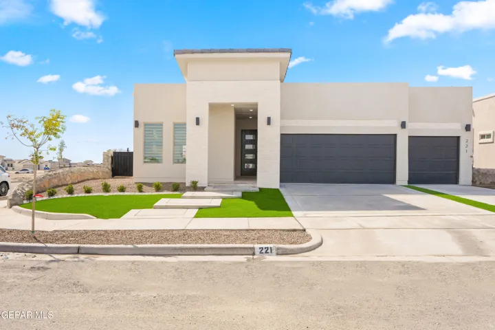 Photos are of a previously completed home and are for illustration purposes only.