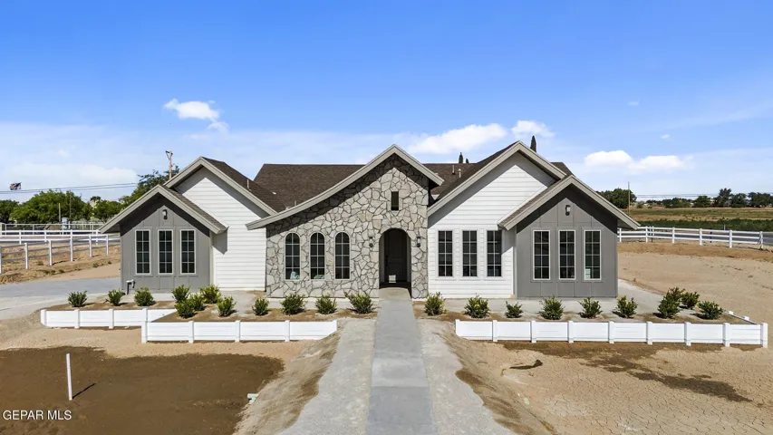 300 Roper Lane, Clint, Tx 79836