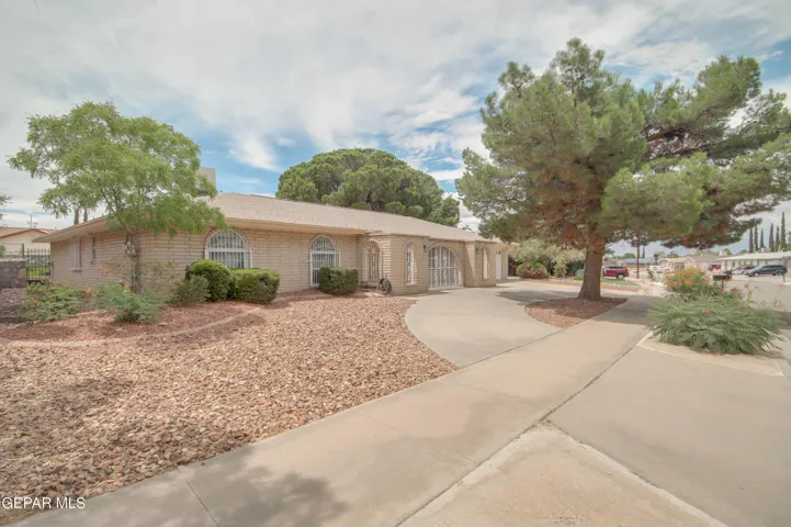 1705 Tom Bolt Drive, El Paso, Tx 79936
