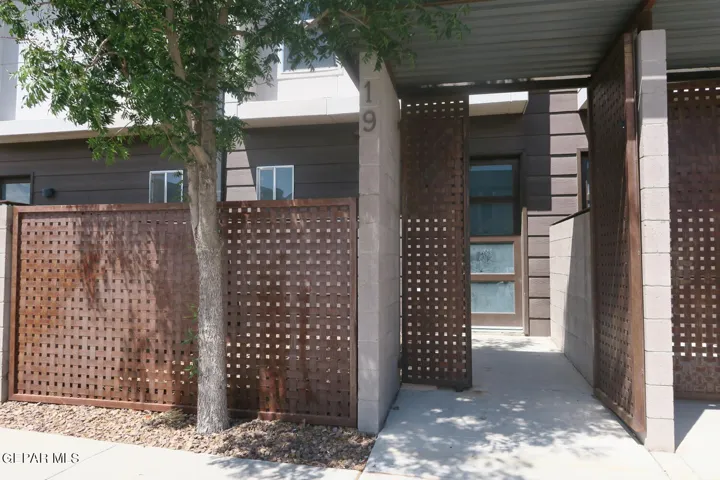 6262 Woodrow Bean, 19, El Paso, Tx 79924