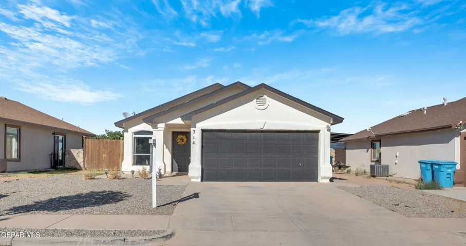 714 Villas Del Valle Drive, Socorro, Tx 79927
