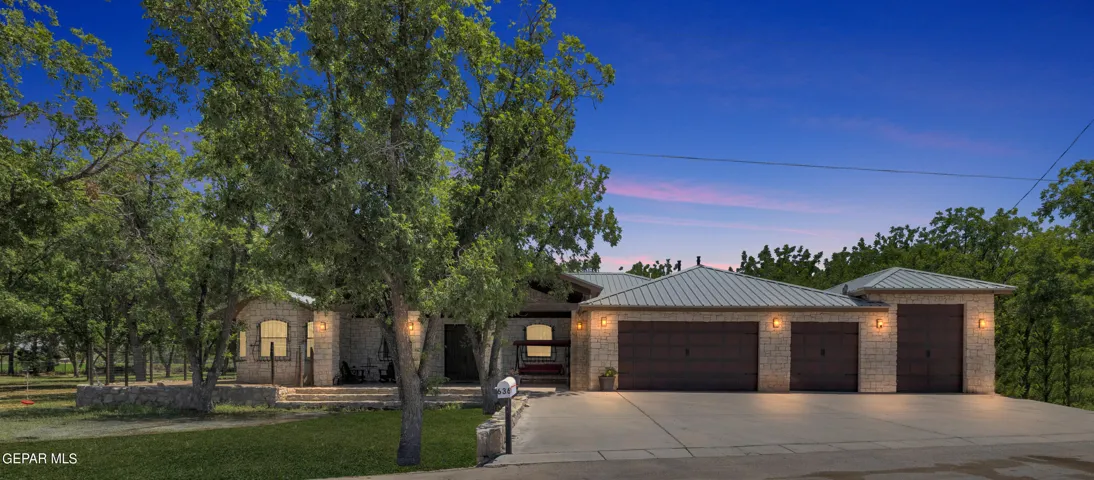 636 Keagle Road, Socorro, Texas 79927