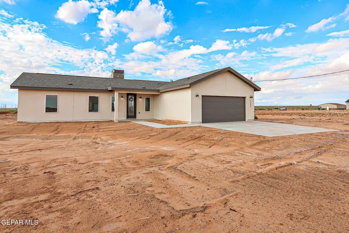 1353 Thar Desert Drive, Chaparral, Nm 88081