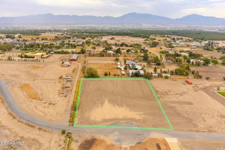17 Triple Crown Road, Anthony, Nm 88021