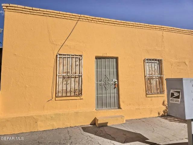908 Park Street, Front, El Paso, Tx 79901