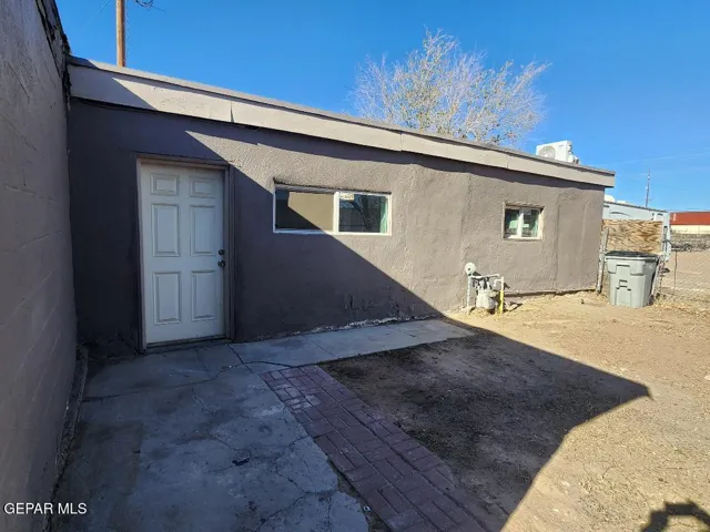 7333 Alameda Avenue, B, El Paso, Tx 79915