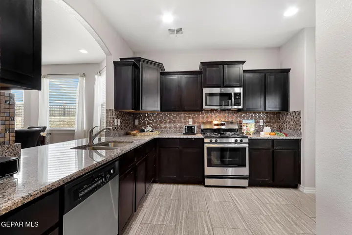 14681 Meadow Lawn, El Paso, Tx 79938