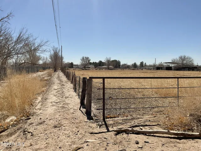 790 Eagles Den Lane, Socorro, Tx 79927
