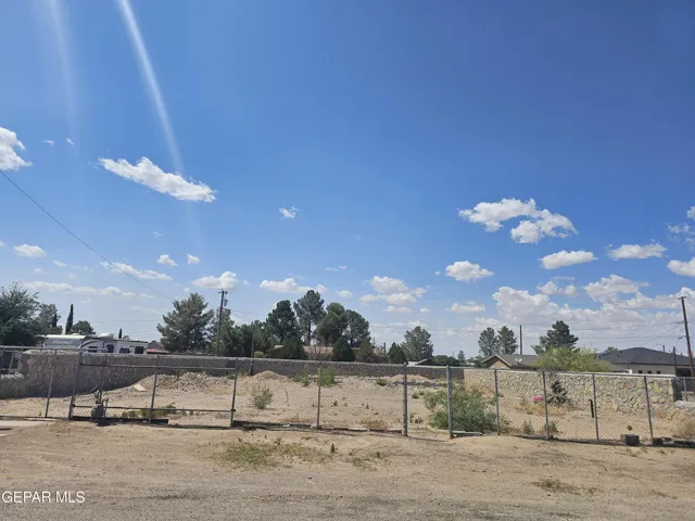 367 Hodaka Way, Socorro, Texas 79927