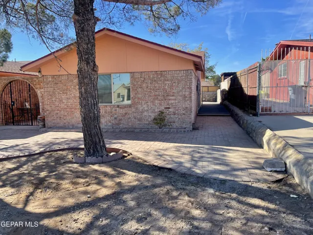 3017 Roy Pace, B, El Paso, Tx 79936
