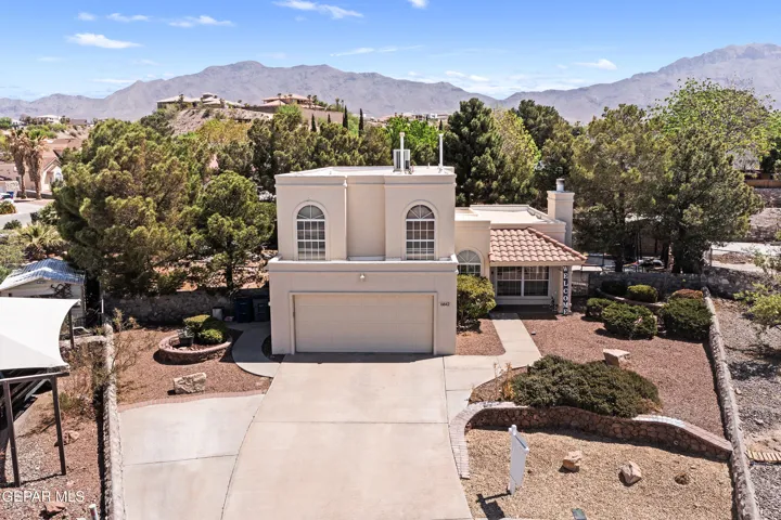 Fresh, clean, and easy to maintain yard on a cul-de-sac