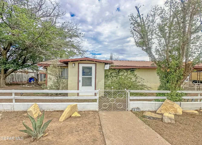 1703 E Gallego Avenue, Alpine, Tx 99999