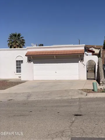 2200 King James Ln Place, El Paso, Tx 79903
