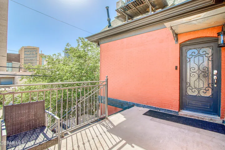 702 Myrtle Avenue, Attic (3l), El Paso, Tx 79901