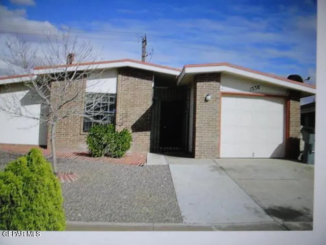 1536 Dick Mayers Drive, El Paso, Texas 79936