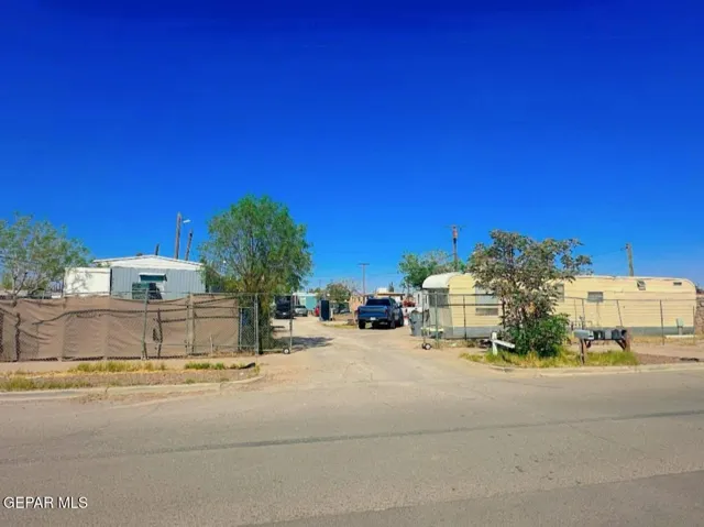 8335 Roseway Drive, El Paso, Texas 79907