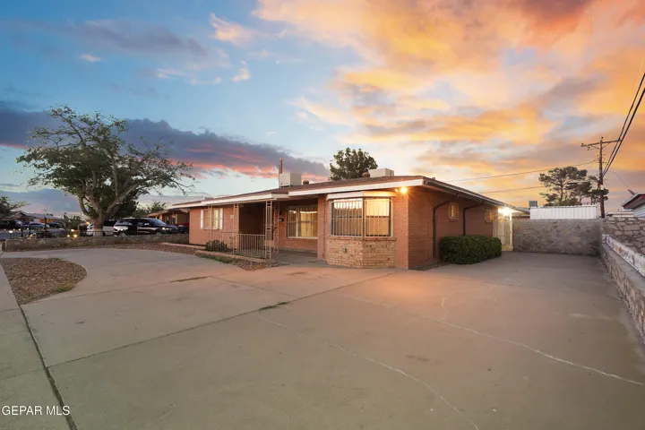 904 Apple Lane, El Paso, Texas 79925