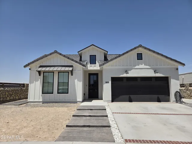 253 Playa Vista Court, Horizon City, Texas 79928