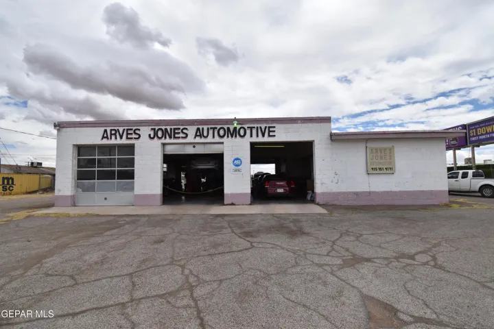 10105 Dyer Street, El Paso, Texas 79924