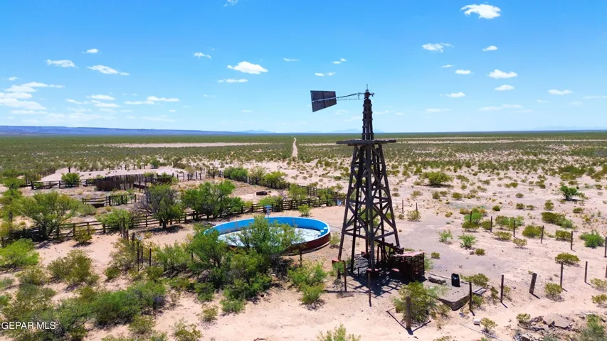 710 Mira Grande Avenue, Fabens, Texas 79838