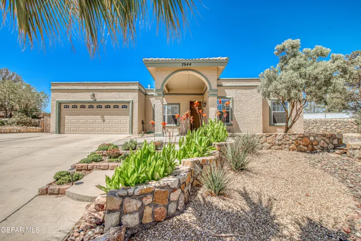 7044 Crown Ridge Drive, El Paso, Texas 79912