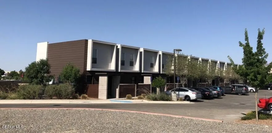 6262 Woodrow Bean, El Paso, Texas 79924