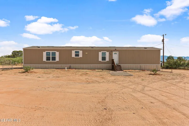 284 E Wicker Road, Chaparral, New Mexico 88081
