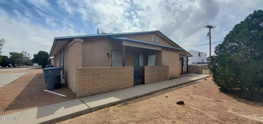 1917 1917 Karen Sue Place, El Paso, Texas 79936