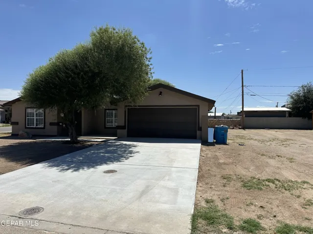450 Plantation Drive, Clint, Texas 79836