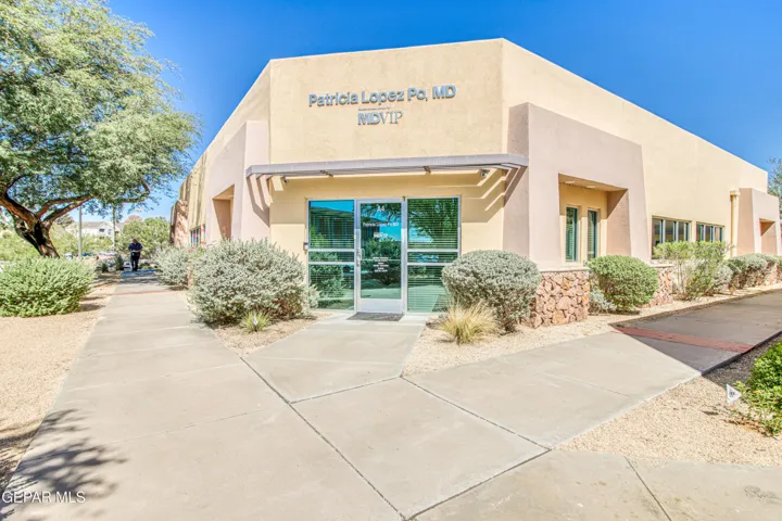 550 S Mesa Hills, El Paso, Texas 79912