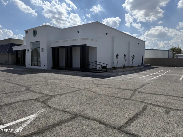 9111 Montana Avenue, El Paso, Texas 79925
