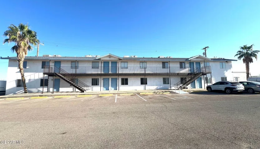 530 S Yarbrough Drive, El Paso, Texas 79915