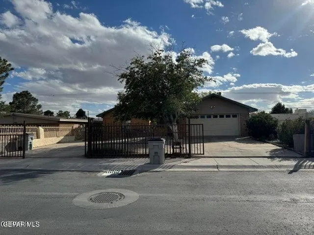 386 Mccune Road, El Paso, Texas 79915