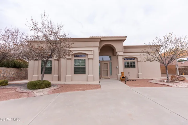 302 Golf View Lane, Horizon City, Texas 79928