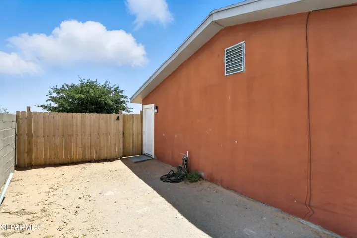 14854 Big John A, Clint, Texas 79938