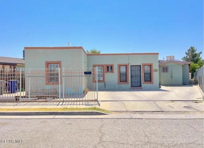 160 Arnold Pl Place 4, El Paso, Texas 79907