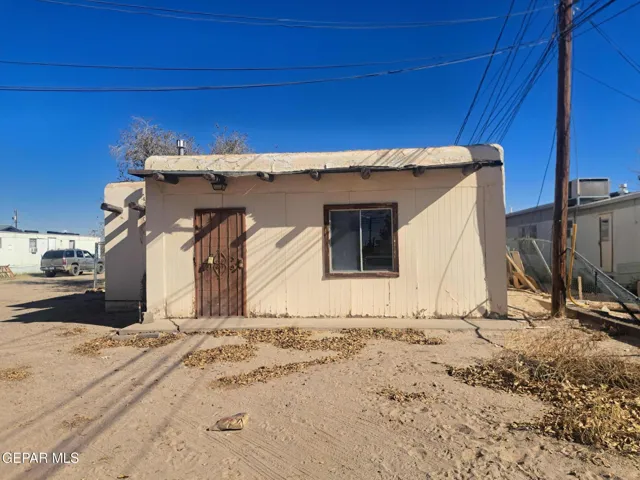 845 Camp Street, Fabens, Texas 79838