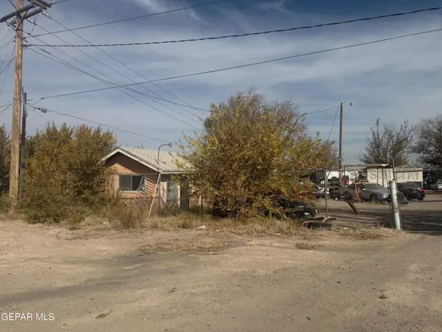11359 Alameda Avenue, Socorro, Texas 79927